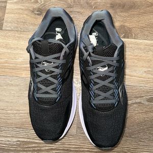 Saucony Axon 2 running shoes. Size 11, fit more like a size 10. White and black